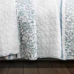 Nisha Reversible Quilt Set Blue - Lush Décor -Lush Décor GUEST 2e8c4b6f f9c9 46fc a299 79f9d4b66ee6