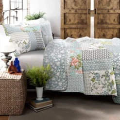 Blue Roesser Quilt Set - Lush Décor