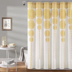 Stripe Medallion Shower Curtain - Lush Décor -Lush Décor GUEST ea2c7626 0fe0 42d3 a40e 7939bc574f1d